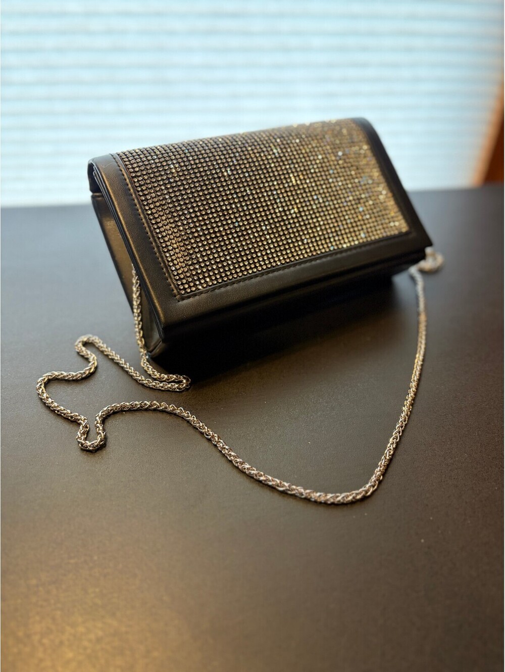 Glamorous Evening Crystal Crossbody Clutch: Flawless Shimmering Rhinestone